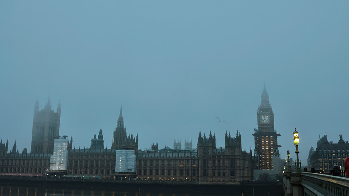 Британия замораживает активы российских банков. Кто пострадает?