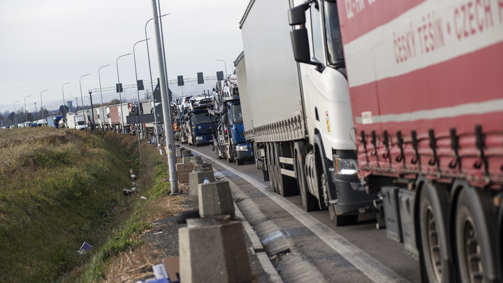 The Guardian: украинские дальнобойщики обвинили поляков в работе на Кремль
