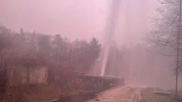 Жителям Лазаревского района Сочи после крупной аварии вернули воду