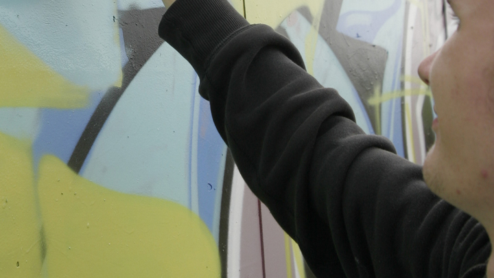 В Краснодаре участники арт-сообщества нарисовали мурал на фасаде девятиэтажного дома