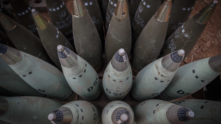 На их руках теперь кровь: Граждане США платят ВСУ за надписи на снарядах, которые убивают русских