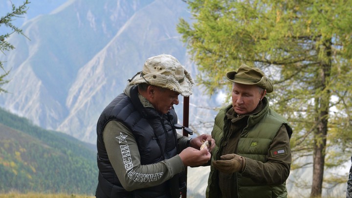 Отдых Путина, о котором умолчал Песков: Шутки президента, шёпот Шойгу