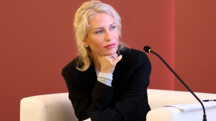 Спектакль для публики? Екатерина Гордон о публичном разводе четы Дибровых