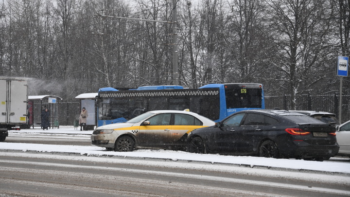 Бесполезно тормозить: В Башкирии на трассе столкнулись более 30 автомобилей