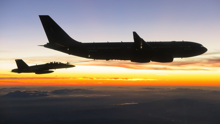 Тонкий намёк в русском стиле: Министр обороны Великобритании надолго запомнит этот урок