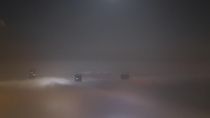 Паровой апокалипсис в Петербурге: На Дыбенко второй раз за сутки прорвало трубу с кипятком