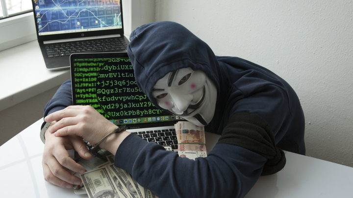 Новые мошенники: от имени Роскомнадзора рассылаются фейковые уведомления о запрещенном контенте