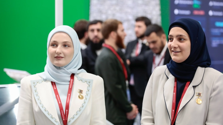 Дочь Рамзана Кадырова решила сменить политику на модный бизнес