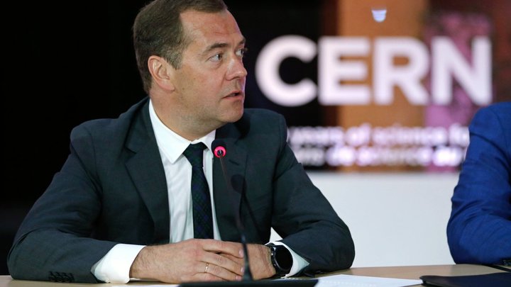 Медведев объяснил, почему Запад так боится проведения референдума в Донбассе