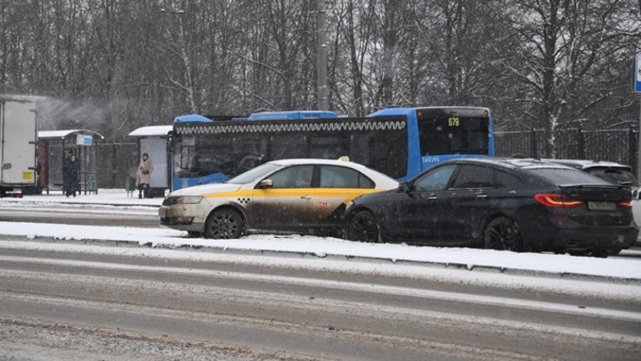 В Кузбассе водитель автобуса насмерть сбил 25-летнюю девушку