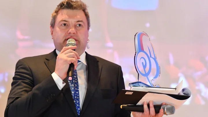 Горькая судьба комментатора Скворцова: Потерял жену и детей. Теперь и его жизнь на волоске