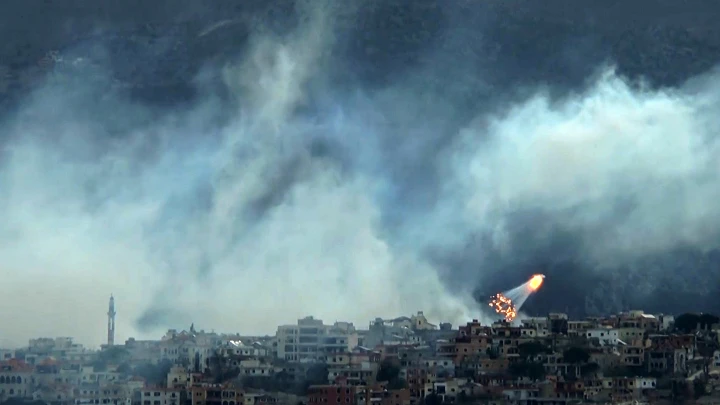 Иран начал ответную операцию против Израиля: Сотни ракет, прилеты в Тель-Авиве, видео