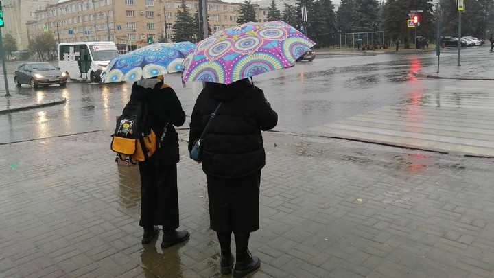 В Челябинскую область пришёл шквалистый ветер, ливни и дождь со снегом