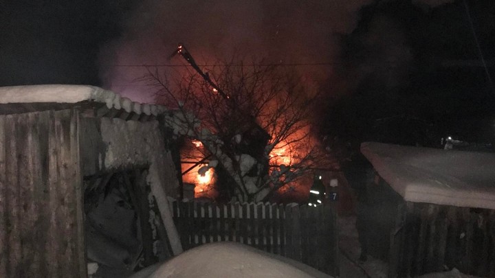 Двое мужчин погибли на пожаре в частном доме в Балахне