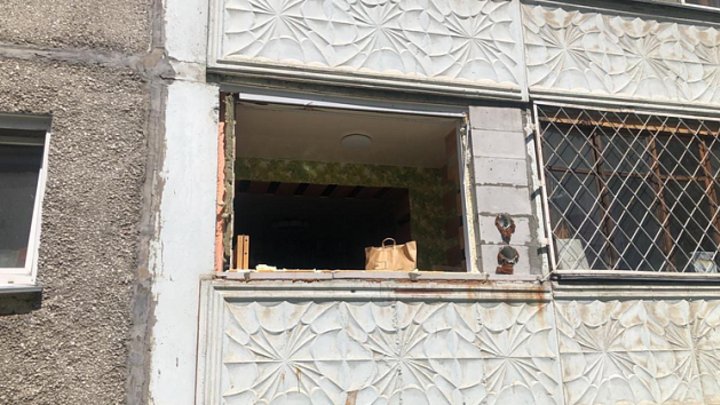 Два человека пострадали при взрыве газа в Новосибирске - подробности происшествия