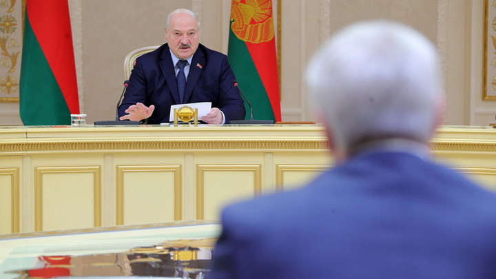 Вы на передовой: президент Белоруссии пожелал Василию Голубеву мужества и стойкости