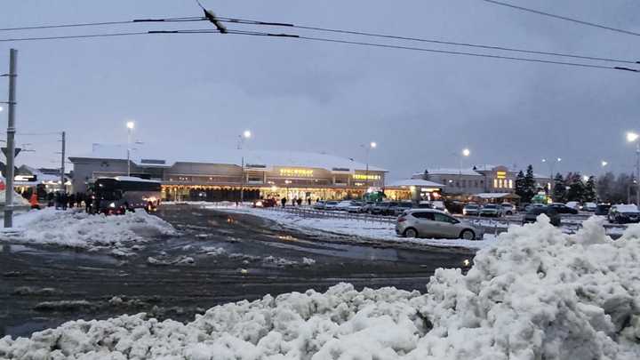 Аэропорт Краснодара закрыт до 15:00. Самолёты уходят на запасные аэродромы