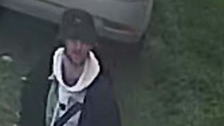 В Каспийске изверг пытался надругаться над семилетней девочкой в уличном туалете общежития