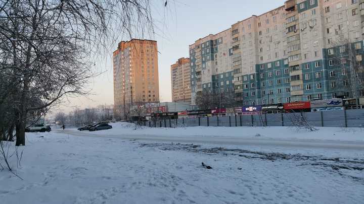 Жители МЖК просят мэрию Новосибирска снова расторгнуть договор о ларьках на Высоцкого ради сквера