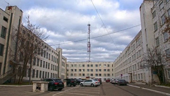 Поликлиника горбольницы №2 на улице Тракторной закрылась на ремонт на полтора года