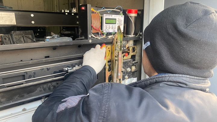 В Краснодаре вандалы изуродовали четыре новых лифта в подземных переходах