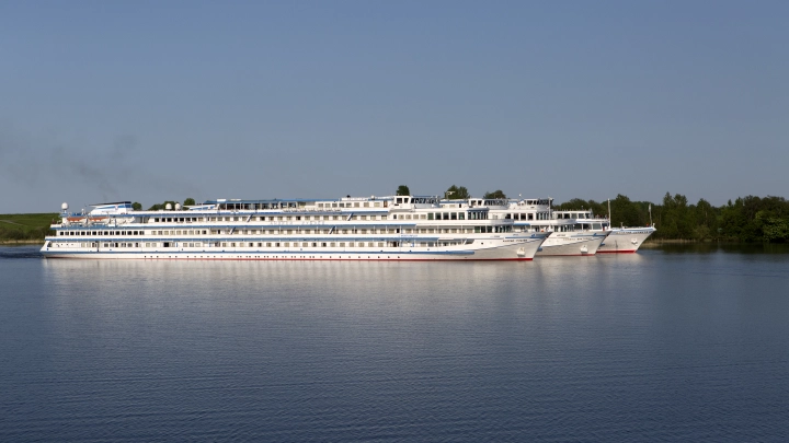 Мятые скатерти: русских туристов отделили от итальянцев на круизном лайнере