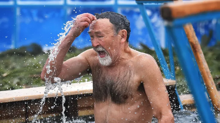 Священник Волков объяснил, что можно и нельзя делать с крещенской водой