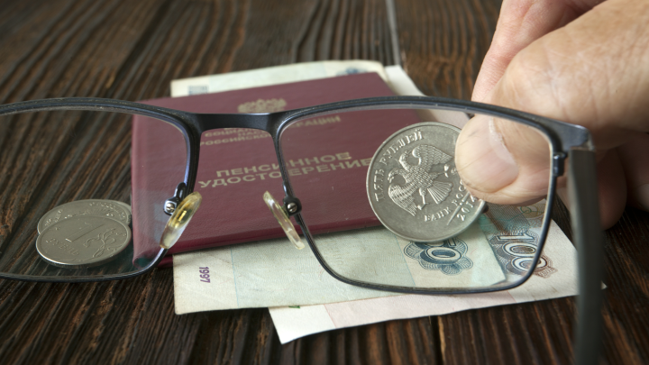 Бедность как угроза мозгу: низкий доход резко ускоряет старение и деменцию