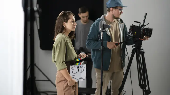 Шоу-пропасть за народный счёт: на что тратит миллиарды Газпром-медиа