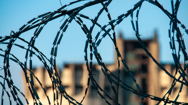 Уставы пишутся кровью: Захват заложников напомнил о главной проблеме колоний