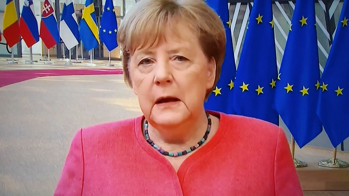 Вы проклятые убийцы детей и стариков: Ведомство Меркель взяли на таран