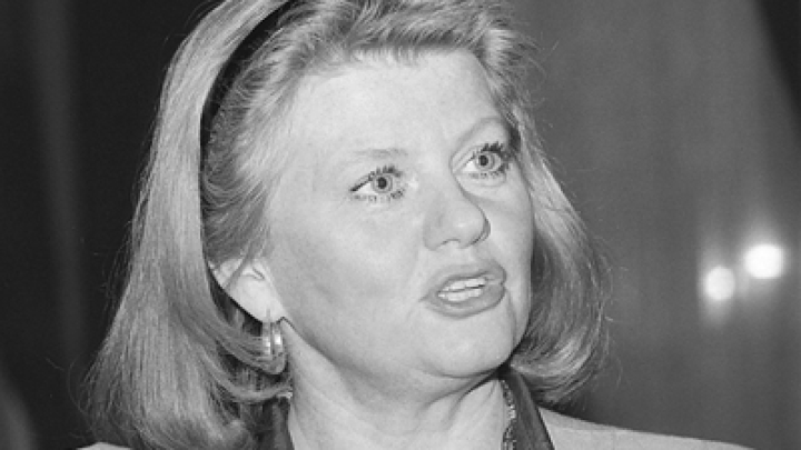 Актриса Ирина Муравьева пошла на сделку с совестью, снявшись  в фильме Самая обаятельная и привлекательная