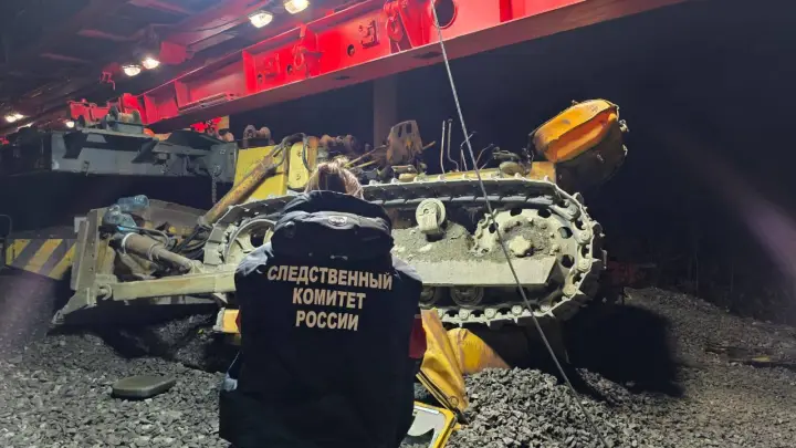 Два человека погибли и 12 пострадали при сходе вагонов в Амурской области