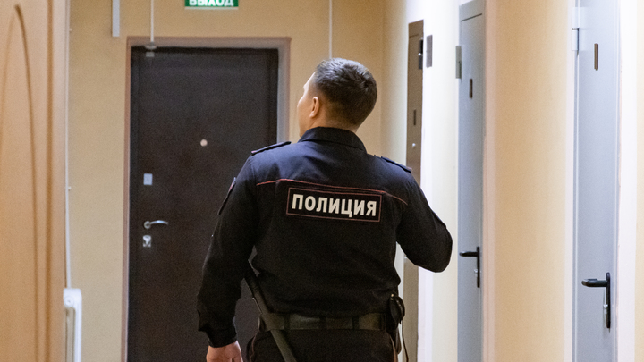 Полиция остановила чеченца, взявшего в заложники жену в центре Петербурга