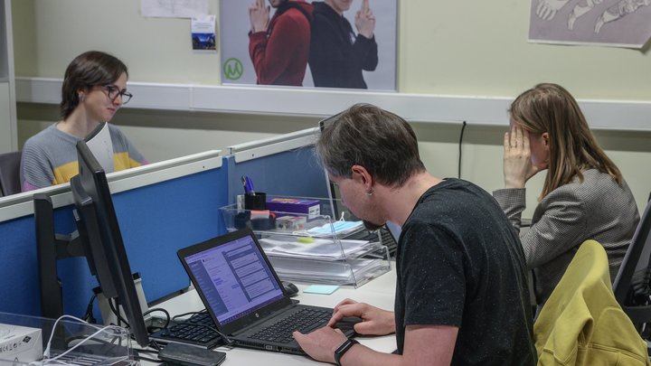 Почти у половины жителей Краснодара есть друзья на работе