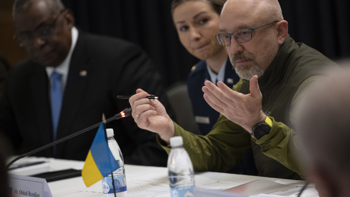 Двоечник Резников сослался на плохой английский, оправдываясь за приказ Зеленского отвоевать Юг