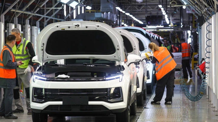 Аналитики Auto.ru назвали марки машин, подешевевших в России в 2024 году