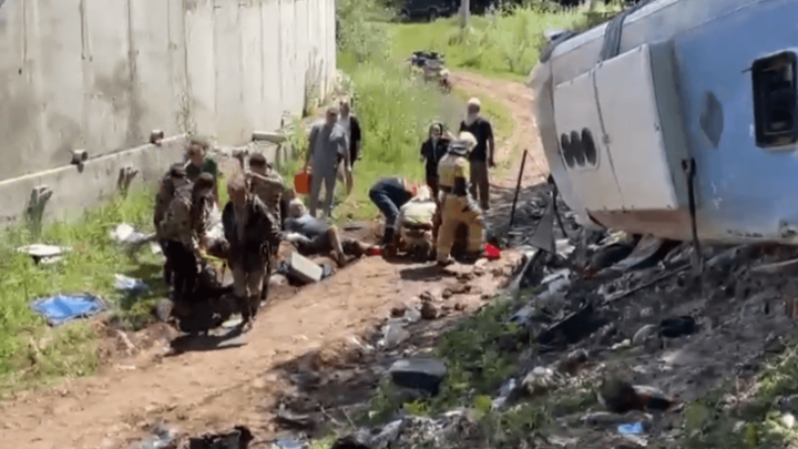 На Кубани к месту ДТП с туристическим автобусом направлен вертолет санавиации