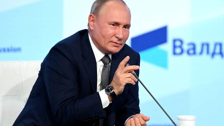 Президент России Владимир Путин принял участие в пленарном заседании Международного дискуссионного клуба `Валдай`.