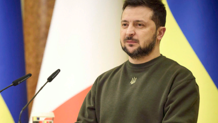 Виноваты дожди и артиллерия: Зеленский оправдался за провал ВСУ