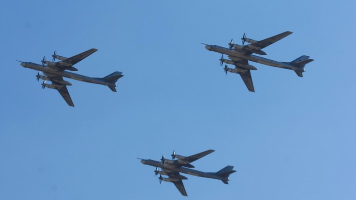 Тревога объявлена по всей Украине: Русские бомбардировщики - в воздухе