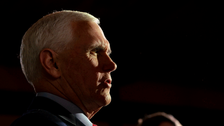 Обыски в доме Пенса: Сотрудники ФБР за пять часов смогли найти один секретный документ