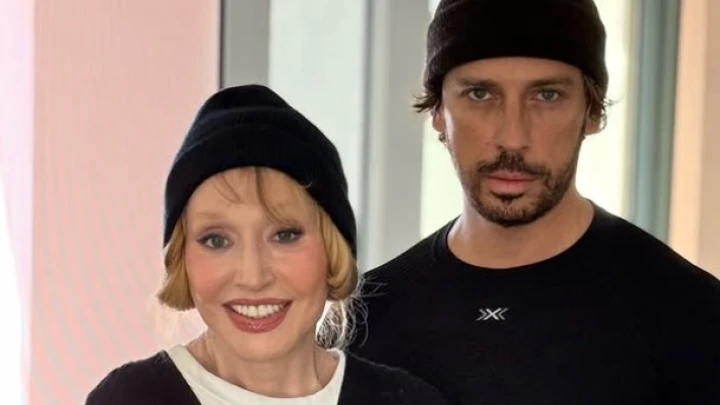 Зачем Пугачева носит черную шапочку поверх парика