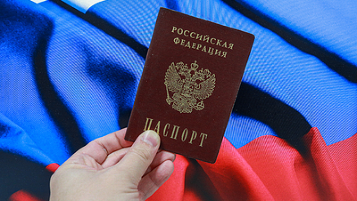 Гражданину Германии выдали паспорт России после разговора с Путиным