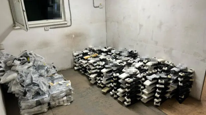 Силовики ведут допрос водителя фуры после атаки дронов в Приангарье