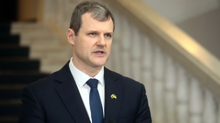 Видеть в каждом приезжем шпиона — это неадекватно: Литовский премьер встал на сторону русских