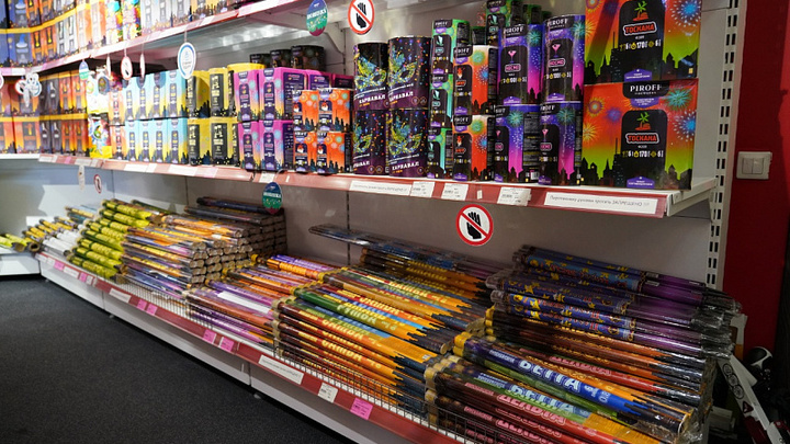 Салюты в дефиците: В Сочи пиротехнику продают всего в 6 местах