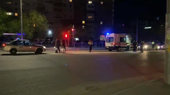 В микрорайоне ФПК в Кемерове мотоциклист насмерть сбил пешехода