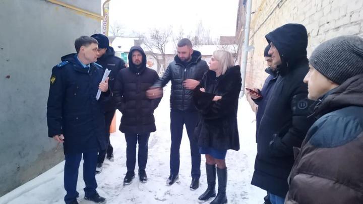 Скользкое дело: в трех районах Самары прокуратура выявила нарушения содержания дворовых территорий