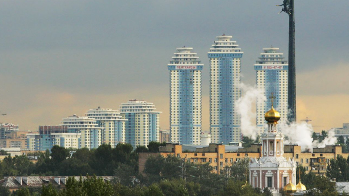 Московские власти судятся с президентом «Лукойла» из-за стройки на крыше многоэтажки